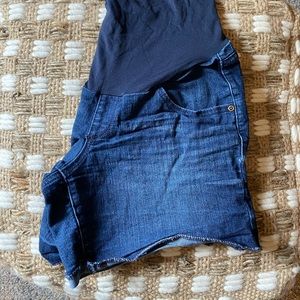 Maternity shorts